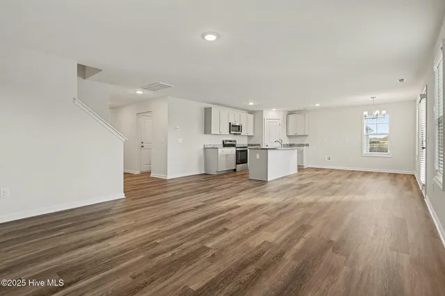 $349,950 | 40 East Emily Gardens Drive, Selma, NC 27576