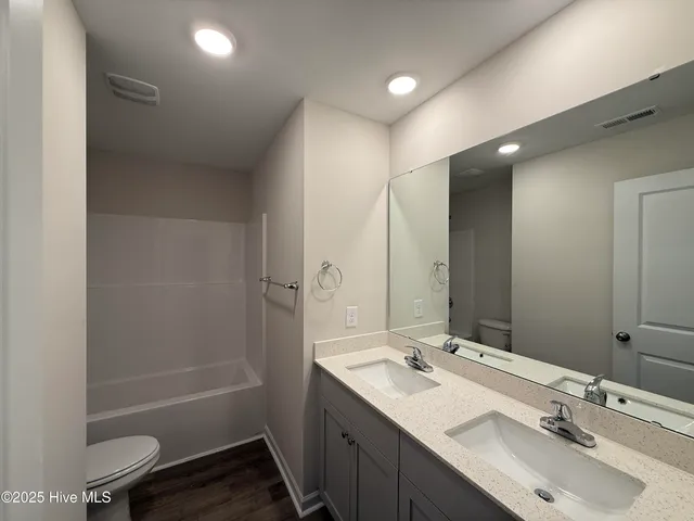 $349,950 | 40 East Emily Gardens Drive, Selma, NC 27576