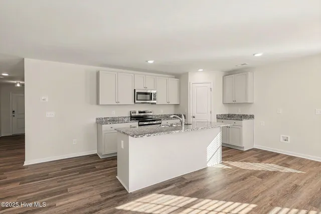 $349,950 | 40 East Emily Gardens Drive, Selma, NC 27576