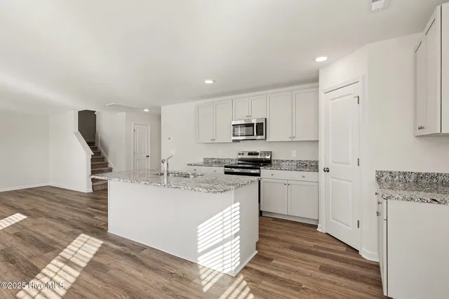 $349,950 | 40 East Emily Gardens Drive, Selma, NC 27576