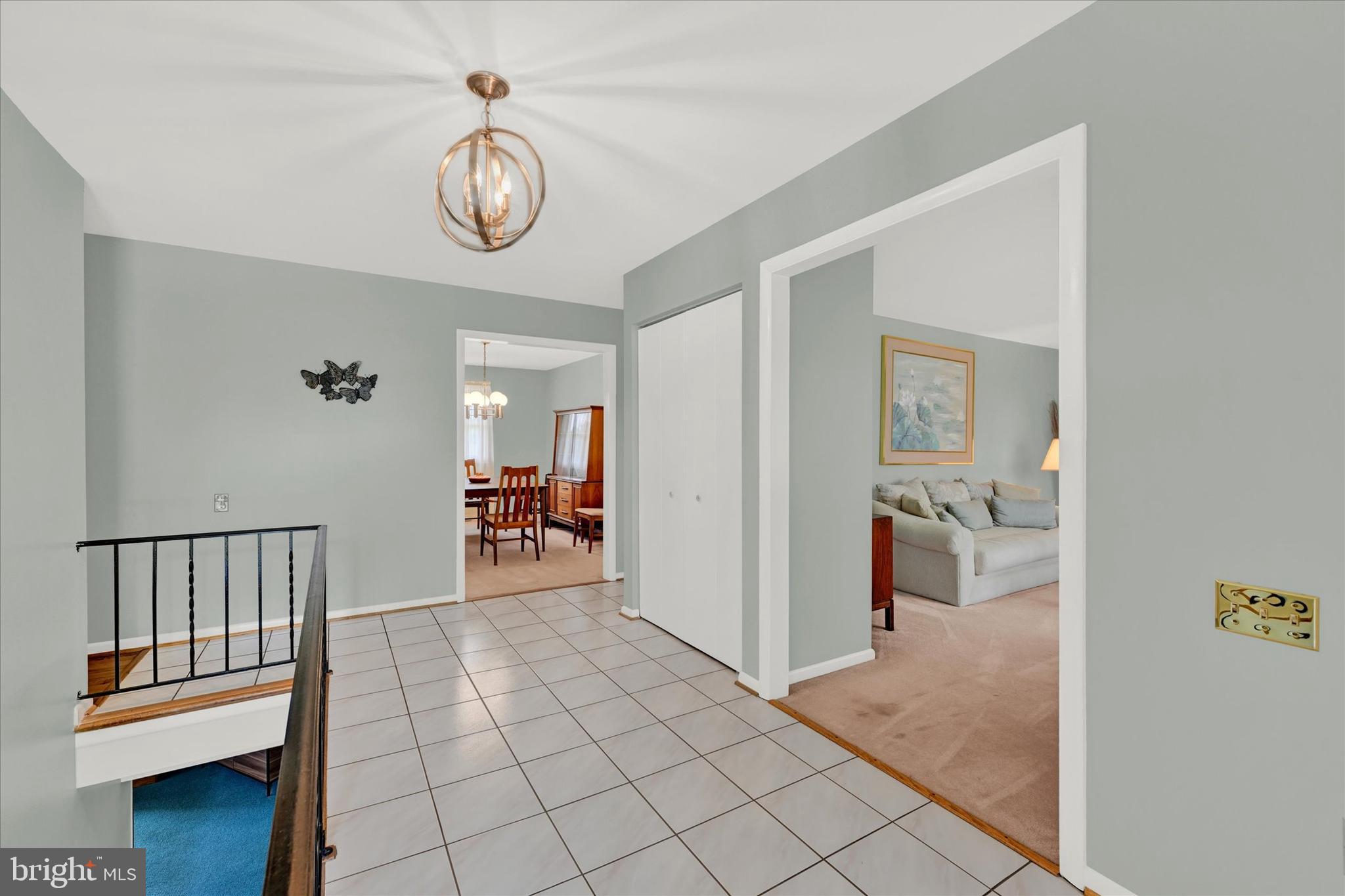 14007 Foxland Road Phoenix, MD 21131 - Photo 4 of 31 Spacious Entrance
