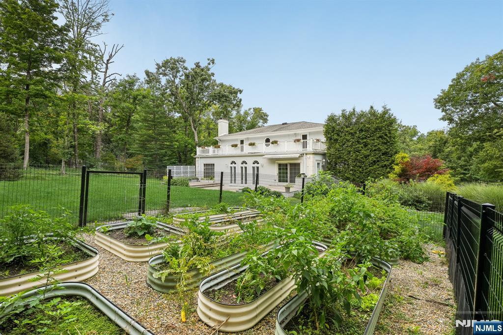7 Gordon Road Essex Fells, NJ 07021 - Photo 35 of 39 Gallery Image 35