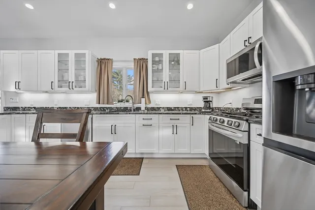 $999,500 | 86 Lynn Fells Parkway, Saugus, MA 01906