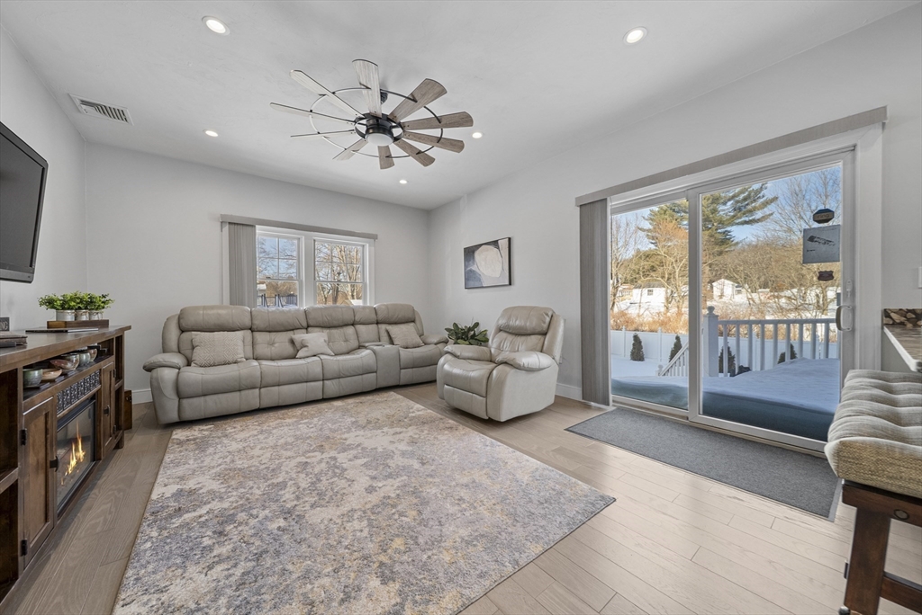 86 Lynn Fells Parkway Saugus, MA 01906 - Photo 16 of 42