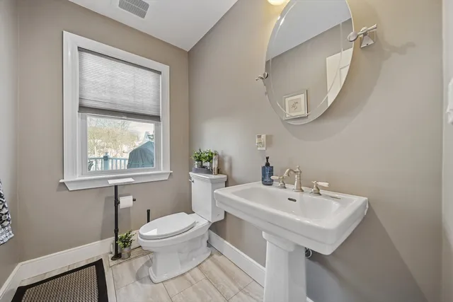 $999,500 | 86 Lynn Fells Parkway, Saugus, MA 01906