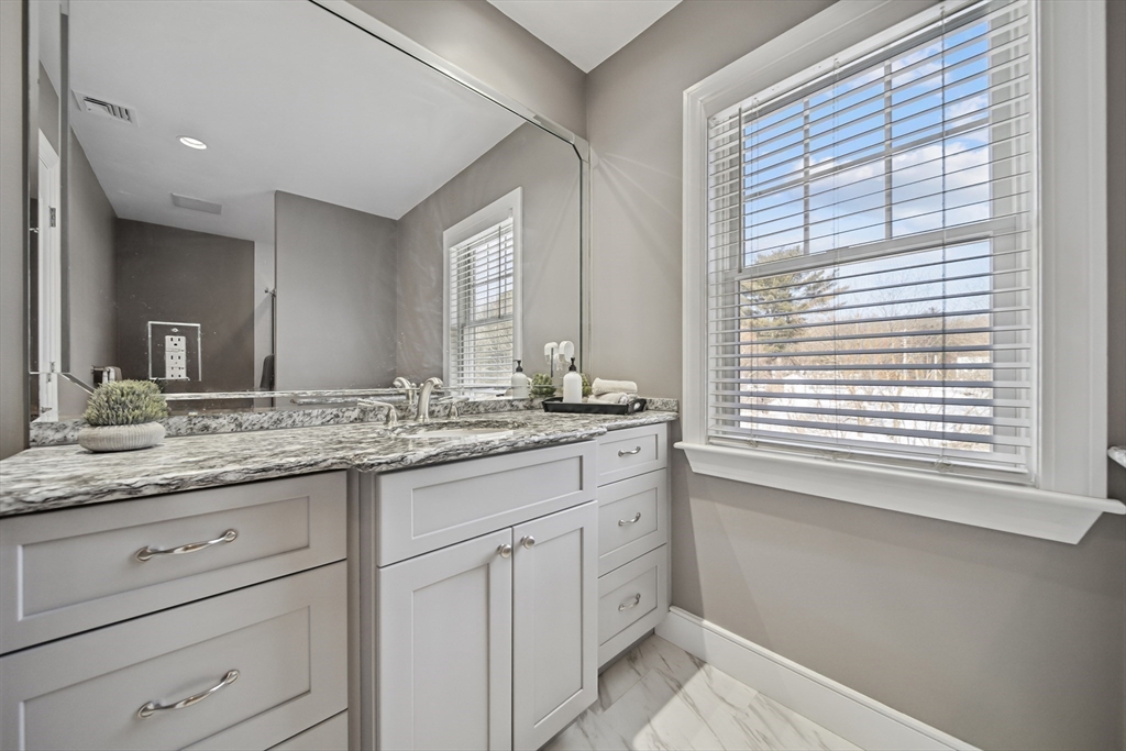 86 Lynn Fells Parkway Saugus, MA 01906 - Photo 25 of 42