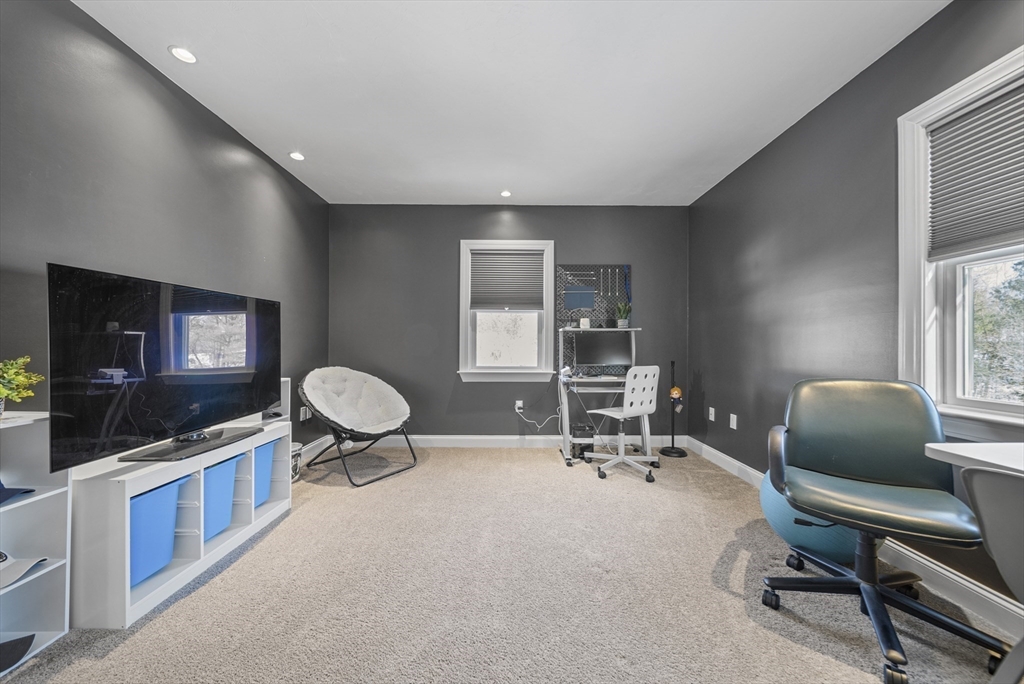 86 Lynn Fells Parkway Saugus, MA 01906 - Photo 33 of 42