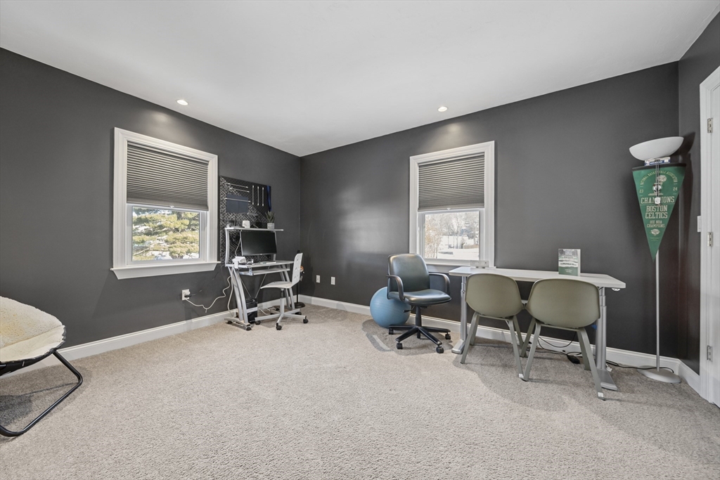 86 Lynn Fells Parkway Saugus, MA 01906 - Photo 34 of 42