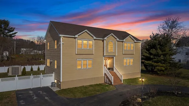 $999,500 | 86 Lynn Fells Parkway, Saugus, MA 01906