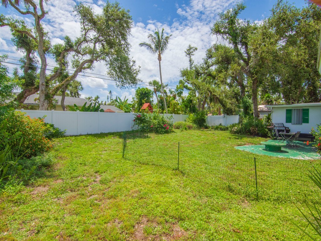 628 Banyan Road Vero Beach, FL 32963 - Photo 3 of 15 Gallery Image 3