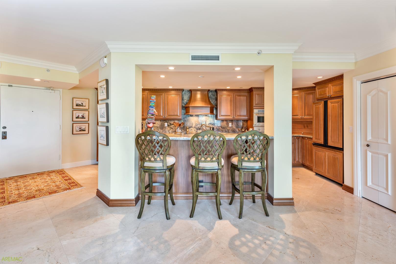 120 Southeast 5th Avenue, Unit 131 Boca Raton, FL 33432 - Photo 5 of 43 Kitchen Bar Area