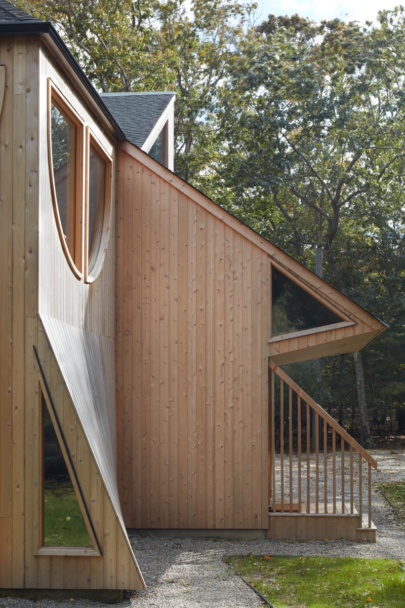 23 Neck Path East Hampton, NY 11937 - Photo 19 of 33 a view of a back yard of the house