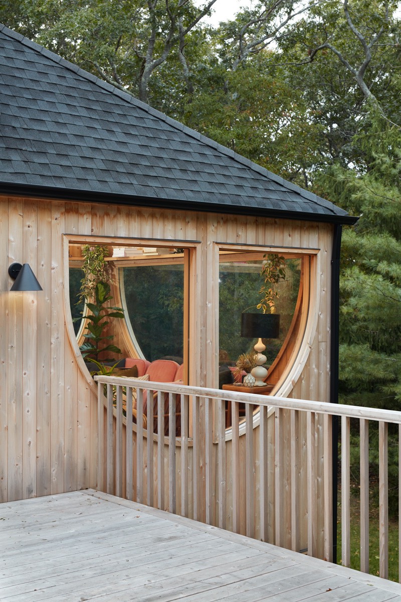 23 Neck Path East Hampton, NY 11937 - Photo 20 of 33 a balcony view with a garden