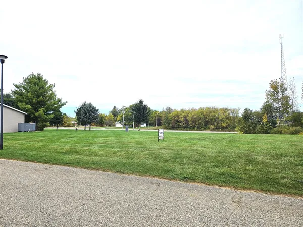 $29,500 | 11615 East Bear, Unit 37, Alto, MI 49302