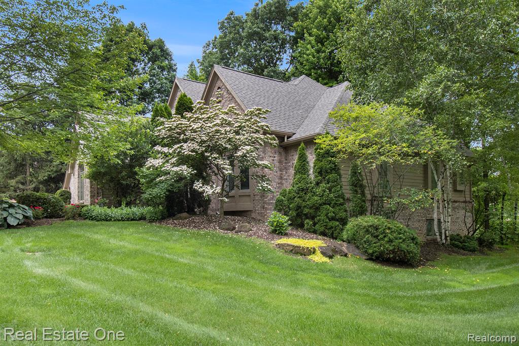 9832 Kingston Ridge Clarkston, MI 48348 - Photo 45 of 59 Gallery Image 45