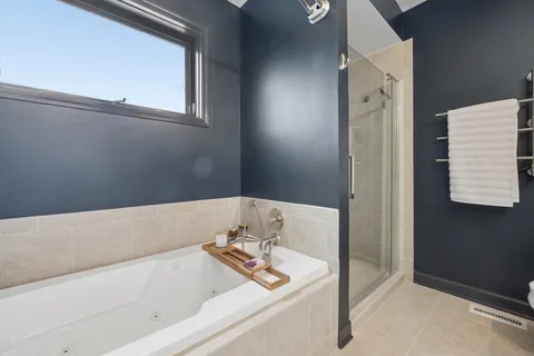 $450,000 | 5617 West Lawrence Avenue, Unit 1, Chicago, IL 60630
