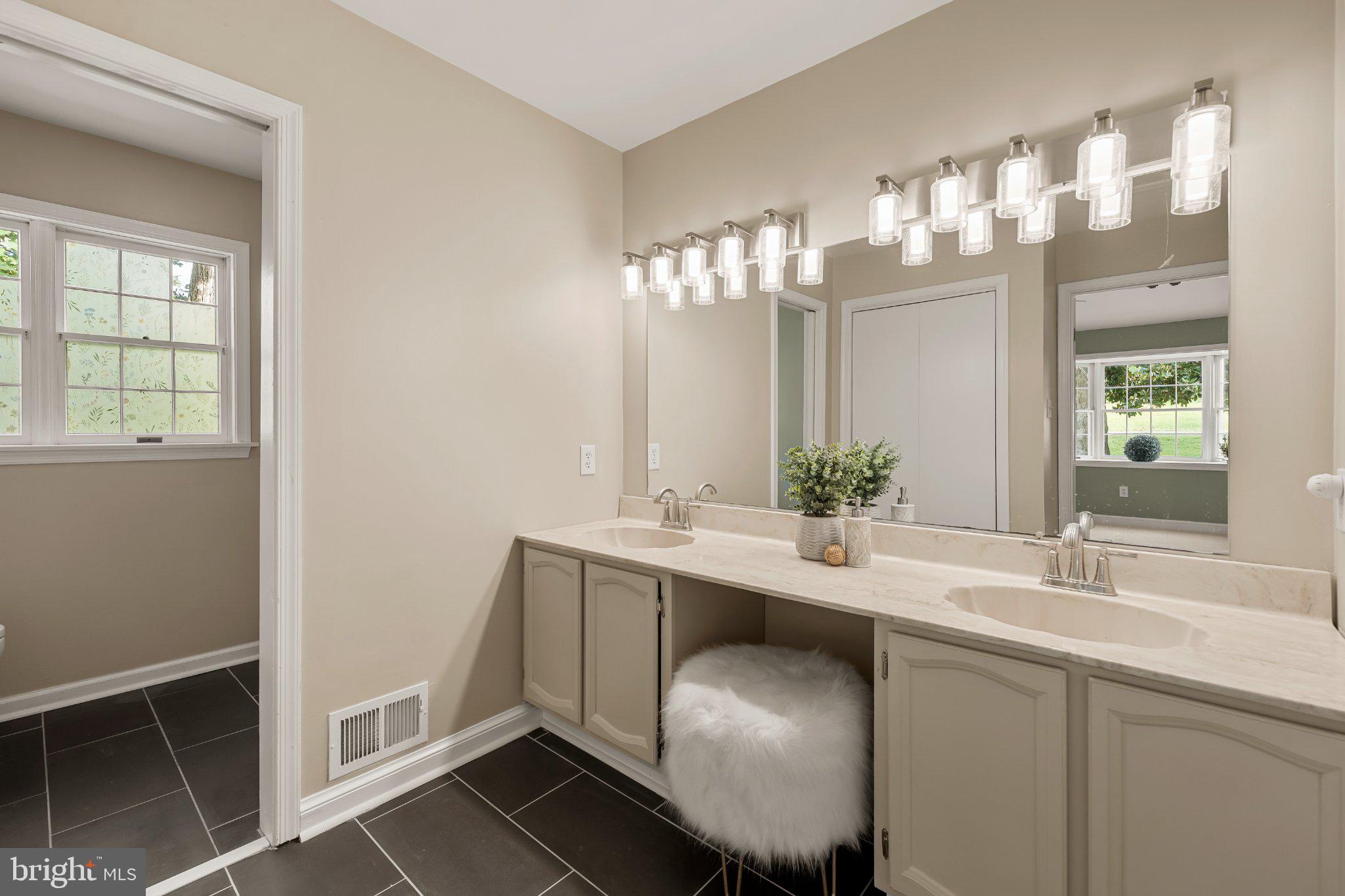 1750 Overlook Drive Silver Spring, MD 20903 - Photo 23 of 68 Primary En Suite Bathroom