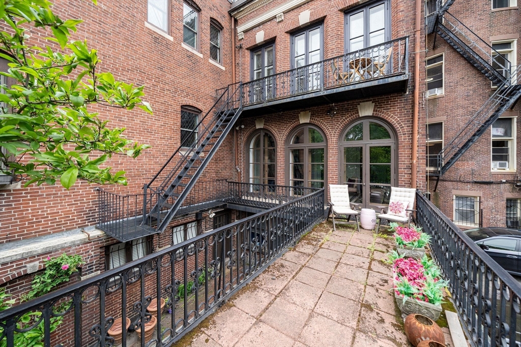 260 Beacon Street, Unit 4 Boston, MA 02116 - Photo 29 of 33