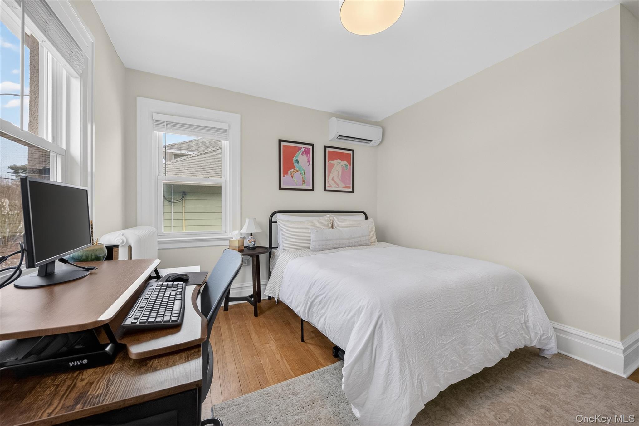 4 Spaulding Place Ossining, NY 10562 - Photo 30 of 43 a bedroom with a bed and a desk