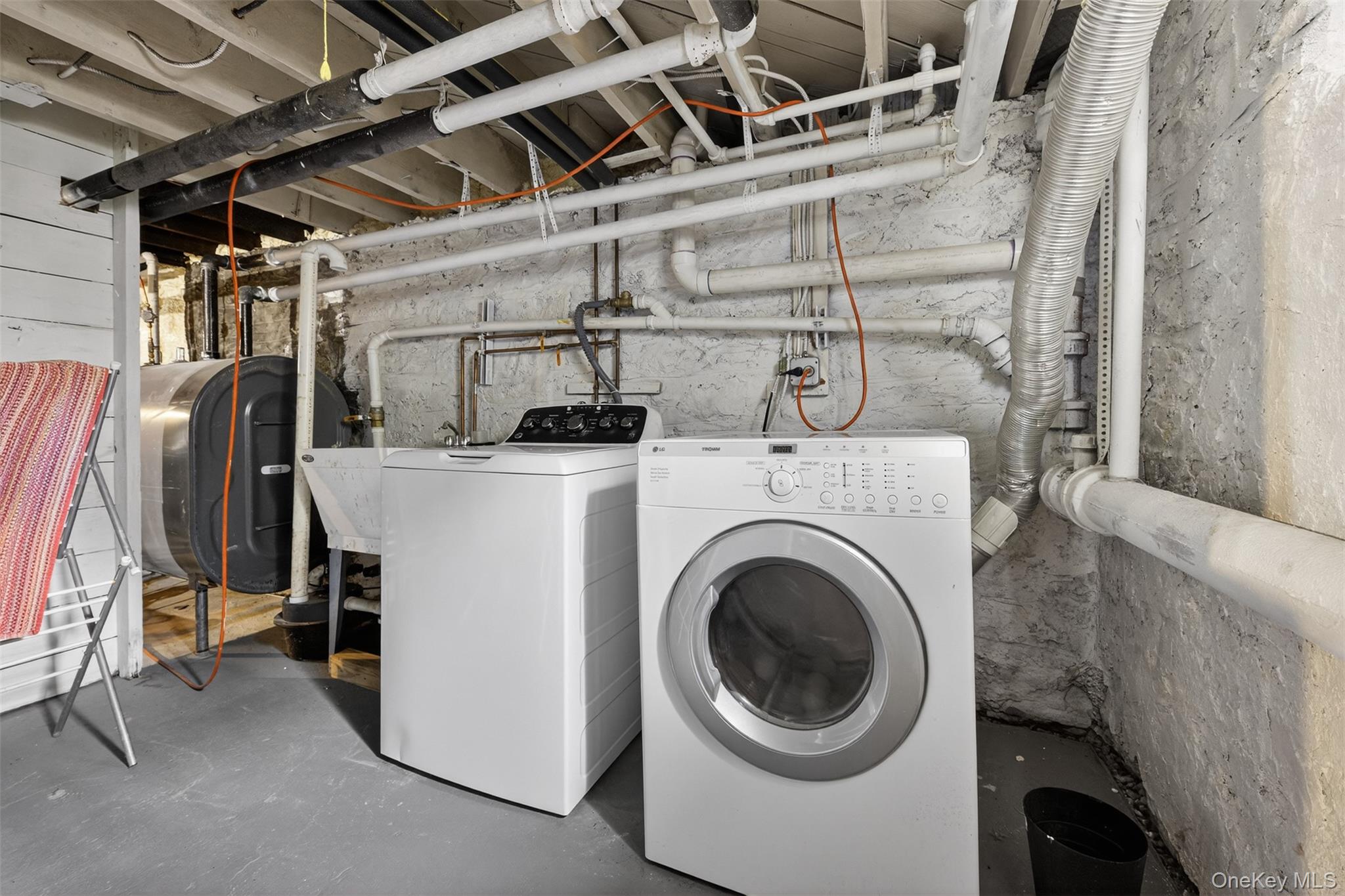 4 Spaulding Place Ossining, NY 10562 - Photo 34 of 43 a utility room with dryer and washer