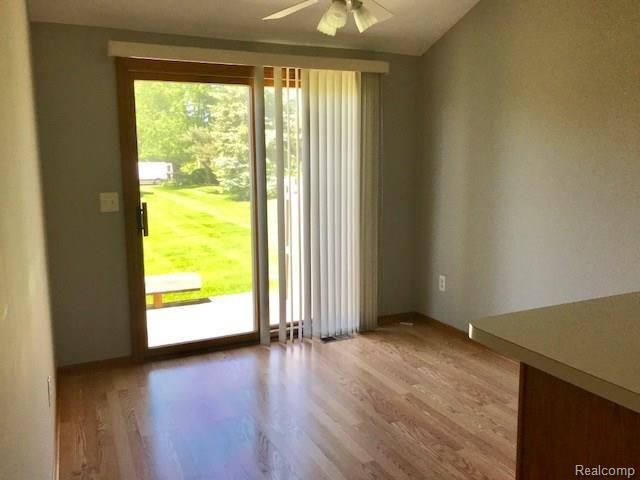 2565 South Commerce Road Walled Lake, MI 48390 - Photo 5 of 20 IMG_7446.jpg