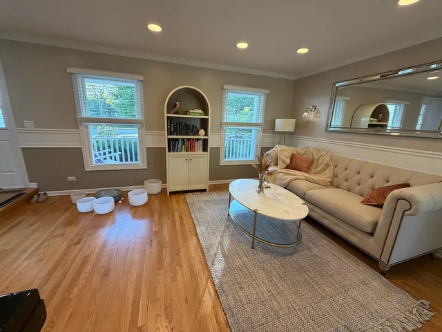 $3,950 | 14 Newtown Drive, Buffalo Grove, IL 60089