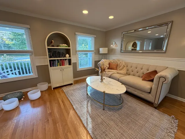 $3,950 | 14 Newtown Drive, Buffalo Grove, IL 60089