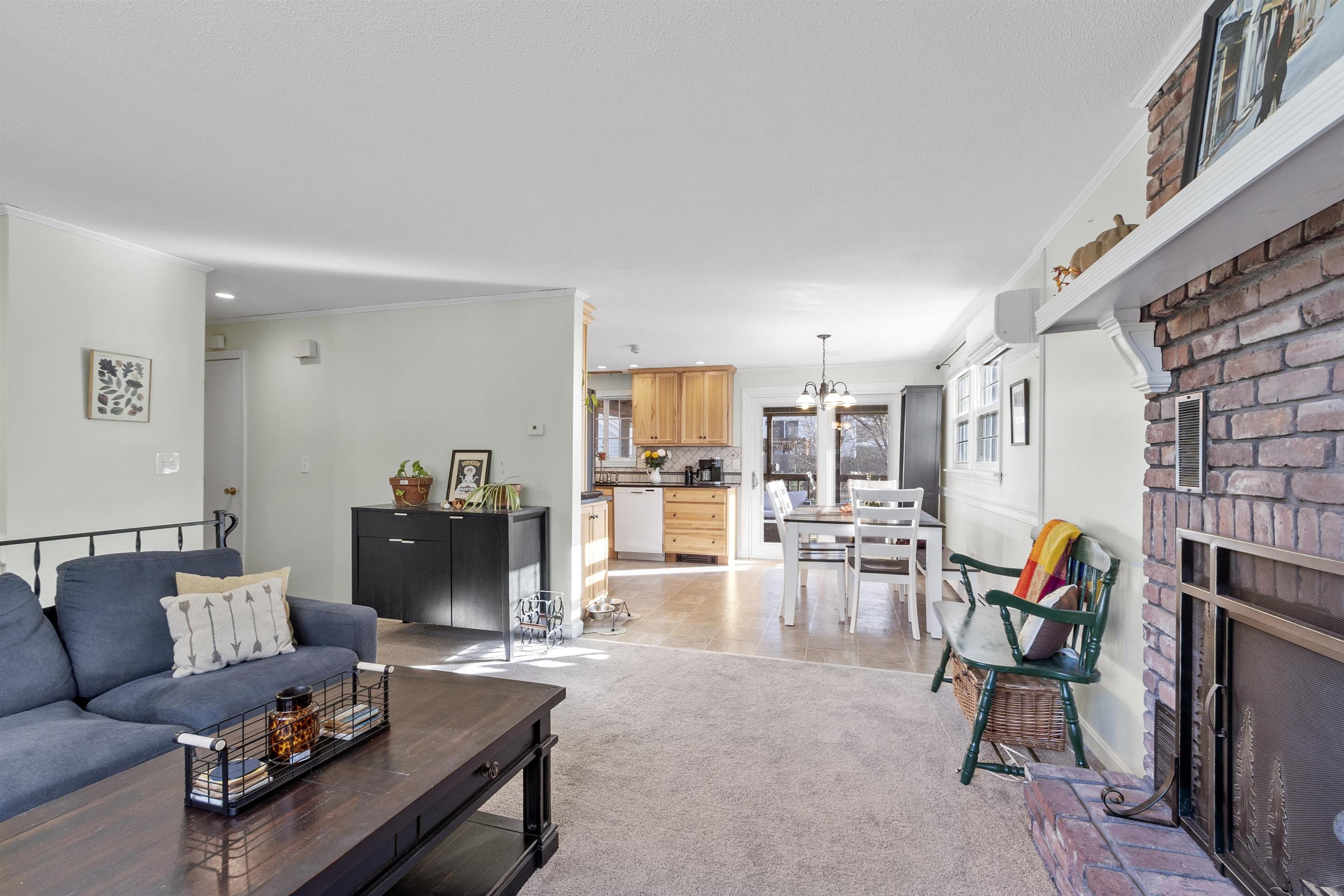 47 Whitehall Road Hooksett, NH 03106 - Photo 8 of 45 Gallery Image 8