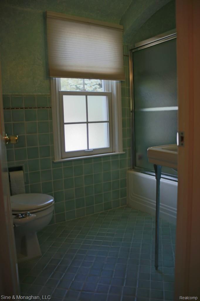 418 Moran Road Grosse Pointe, MI 48236 - Photo 16 of 34 img_1982.jpg
