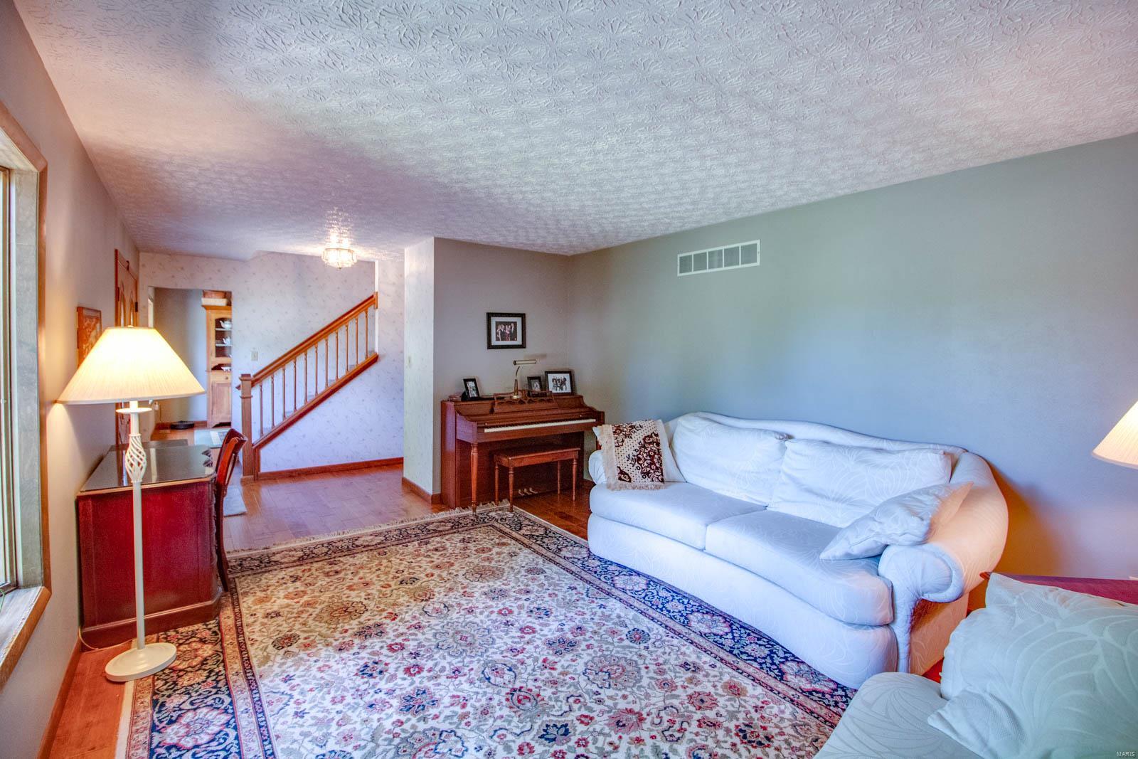 915 Reservoir Road Staunton, IL 62088 - Photo 11 of 64