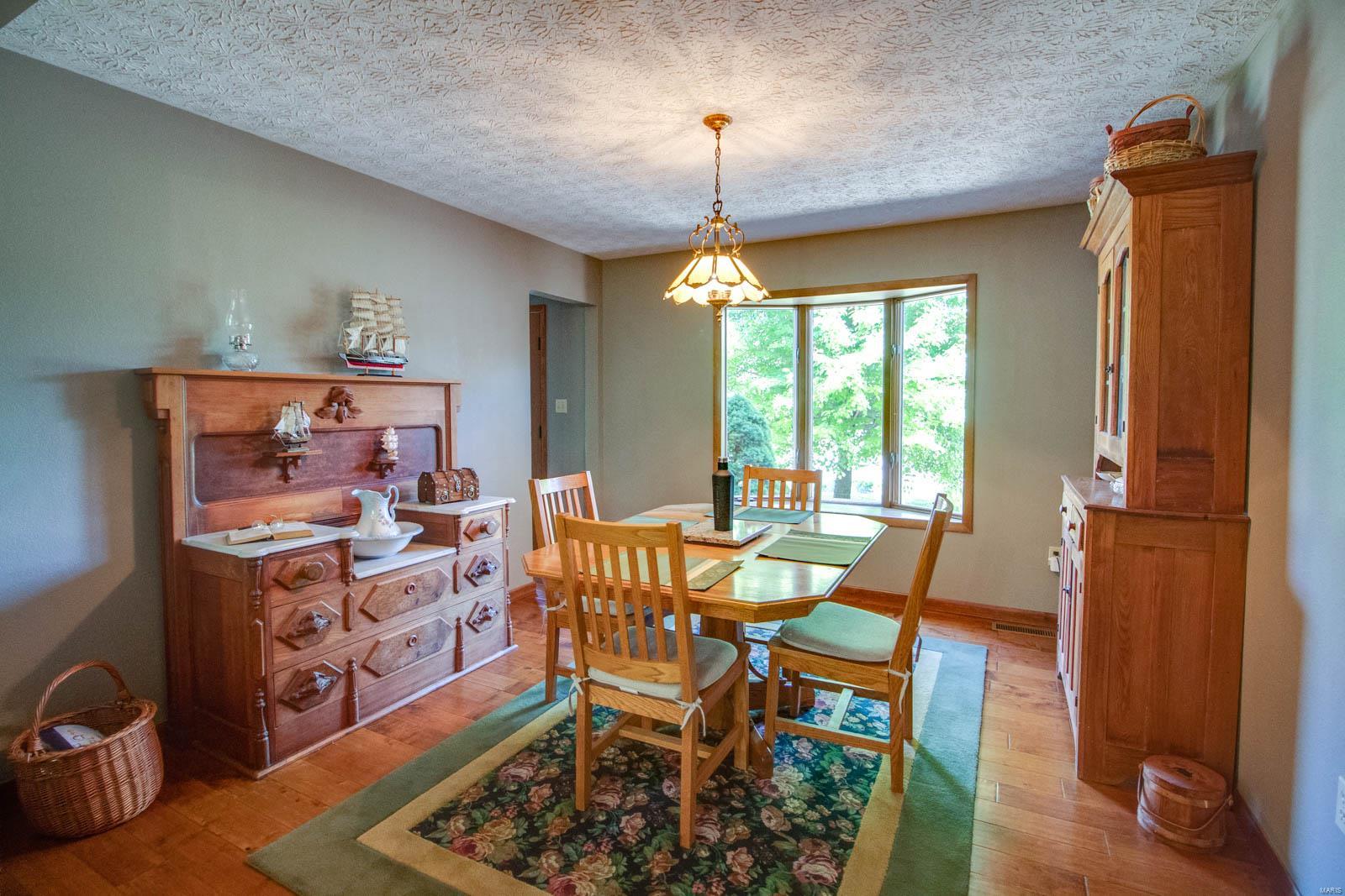 915 Reservoir Road Staunton, IL 62088 - Photo 12 of 64