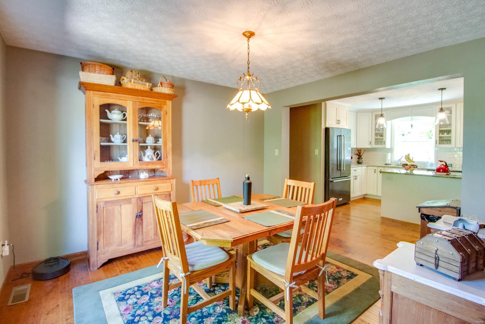 915 Reservoir Road Staunton, IL 62088 - Photo 13 of 64