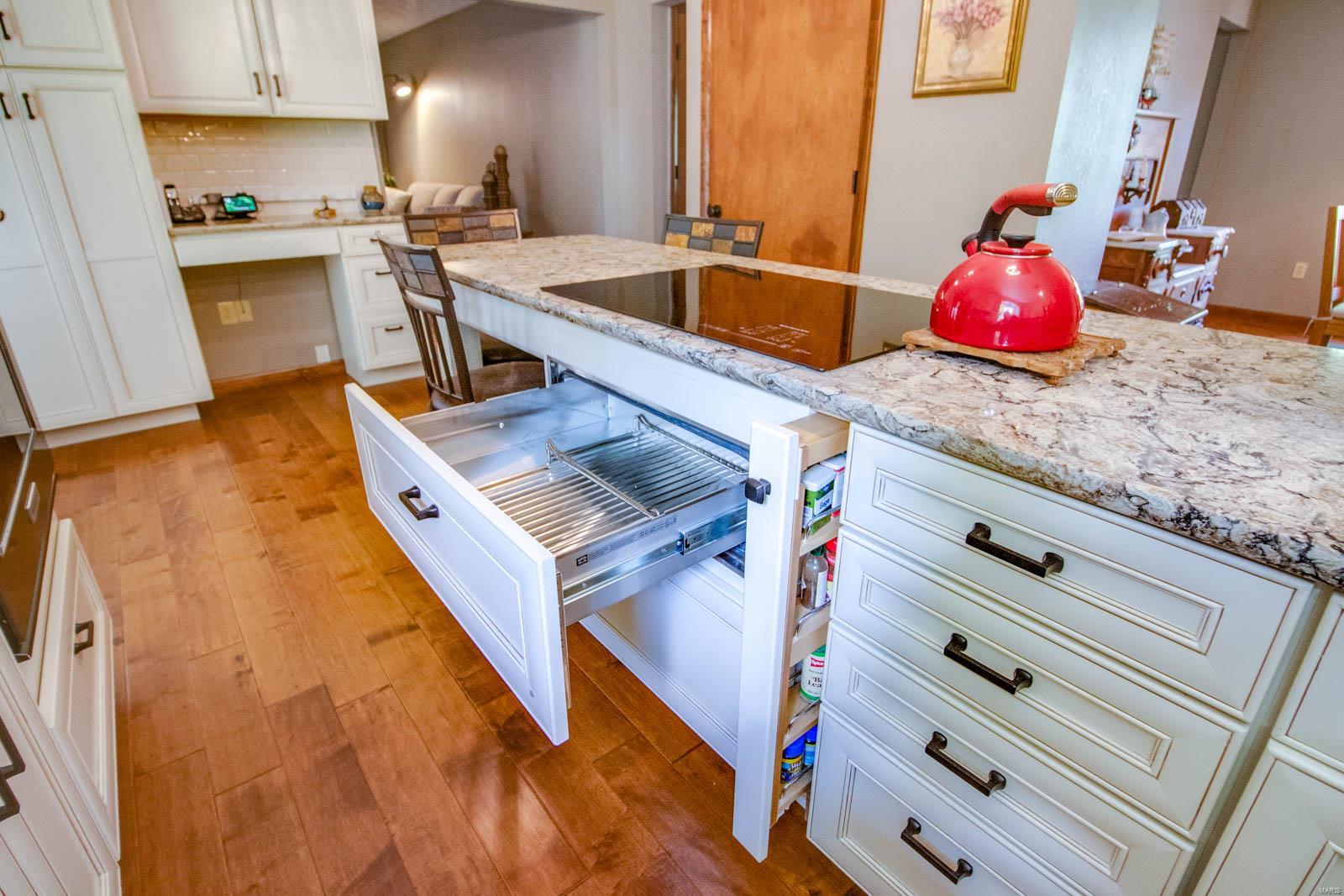 915 Reservoir Road Staunton, IL 62088 - Photo 22 of 64