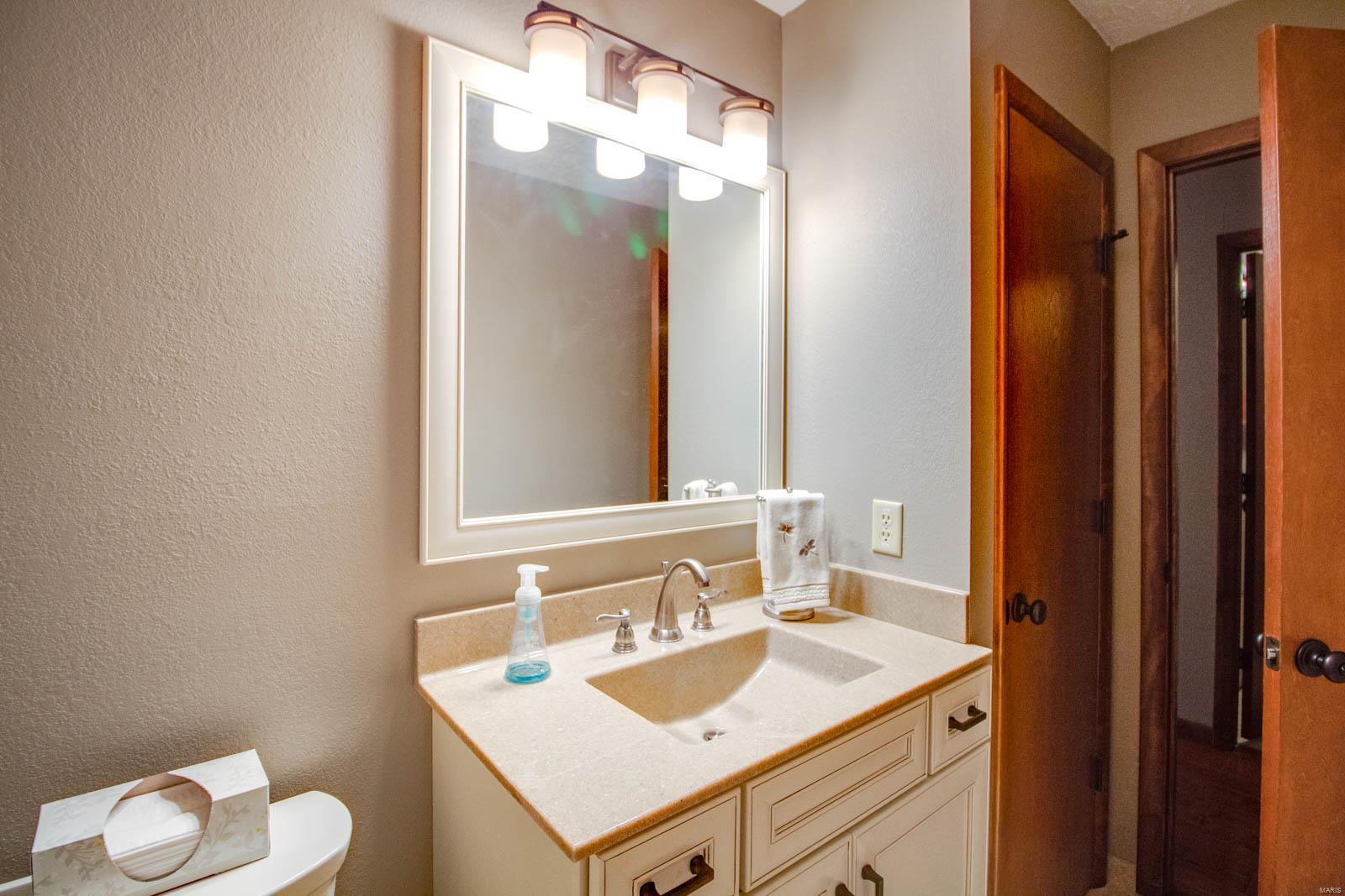915 Reservoir Road Staunton, IL 62088 - Photo 26 of 64