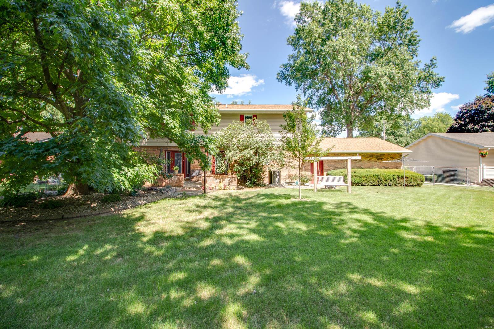 915 Reservoir Road Staunton, IL 62088 - Photo 55 of 64