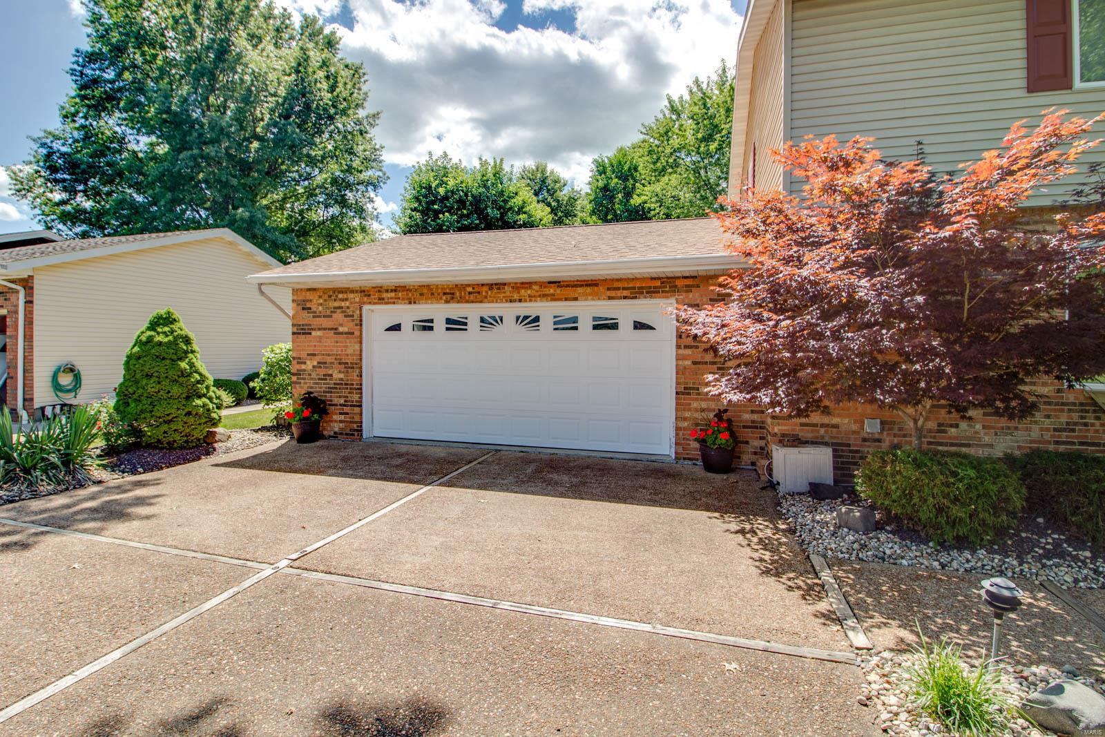 915 Reservoir Road Staunton, IL 62088 - Photo 7 of 64