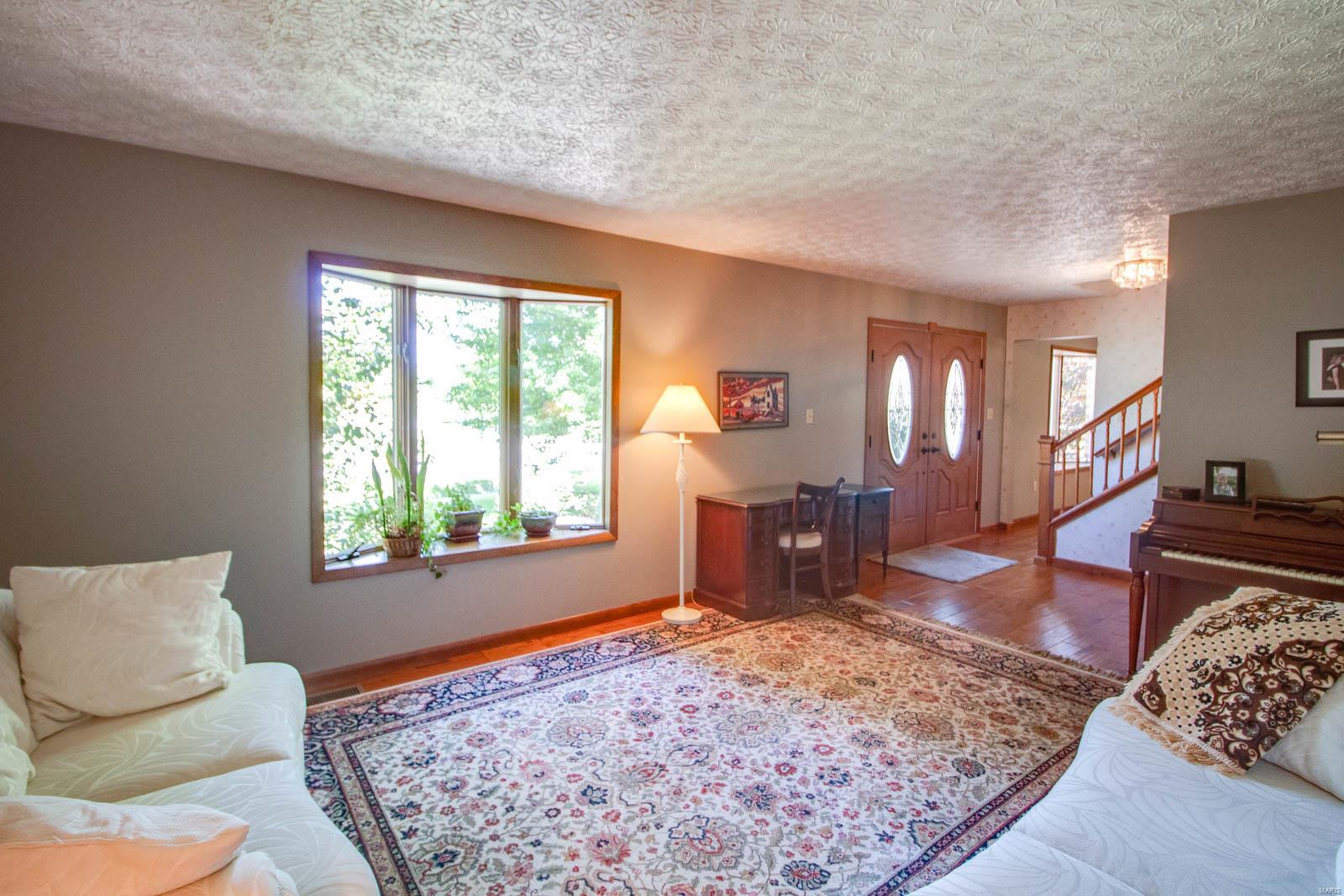 915 Reservoir Road Staunton, IL 62088 - Photo 10 of 64