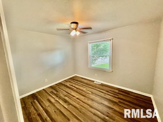 1604 Fairfield Drive Springfield, IL 62702 - Photo 13 of 19