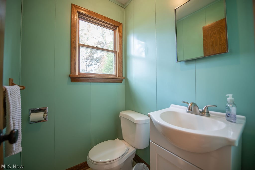 827 East 5th Street Dover, OH 44622 - Photo 22 of 38 View of half bath on main floor
