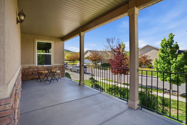 7065 Cherokee Street Eagle Mountain, UT 84005 - Photo 4 of 25