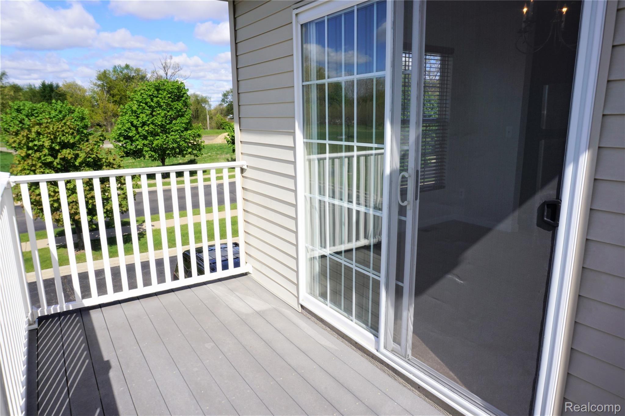 23452 Ridgeview Street Taylor, MI 48180 - Photo 26 of 26 26 Balcony.jpg