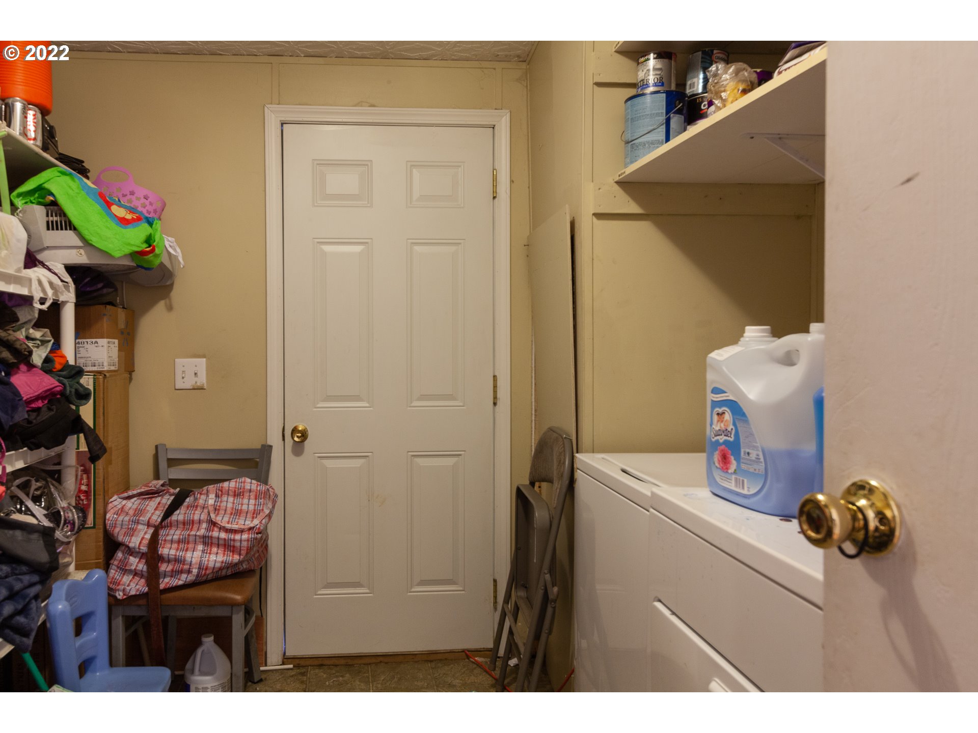 3460 Whitten Road Hood River, OR 97031 - Photo 13 of 32 Laundry