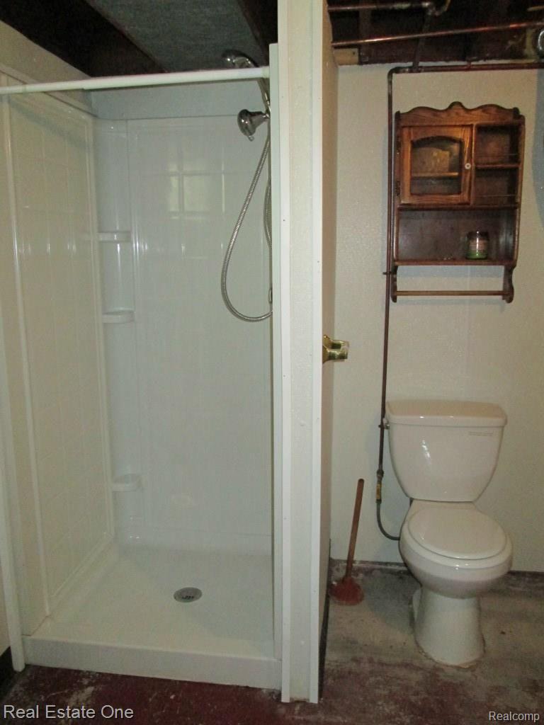 6126 Henry Ruff Road Garden City, MI 48135 - Photo 16 of 18 Basement walkin shower and toilet
