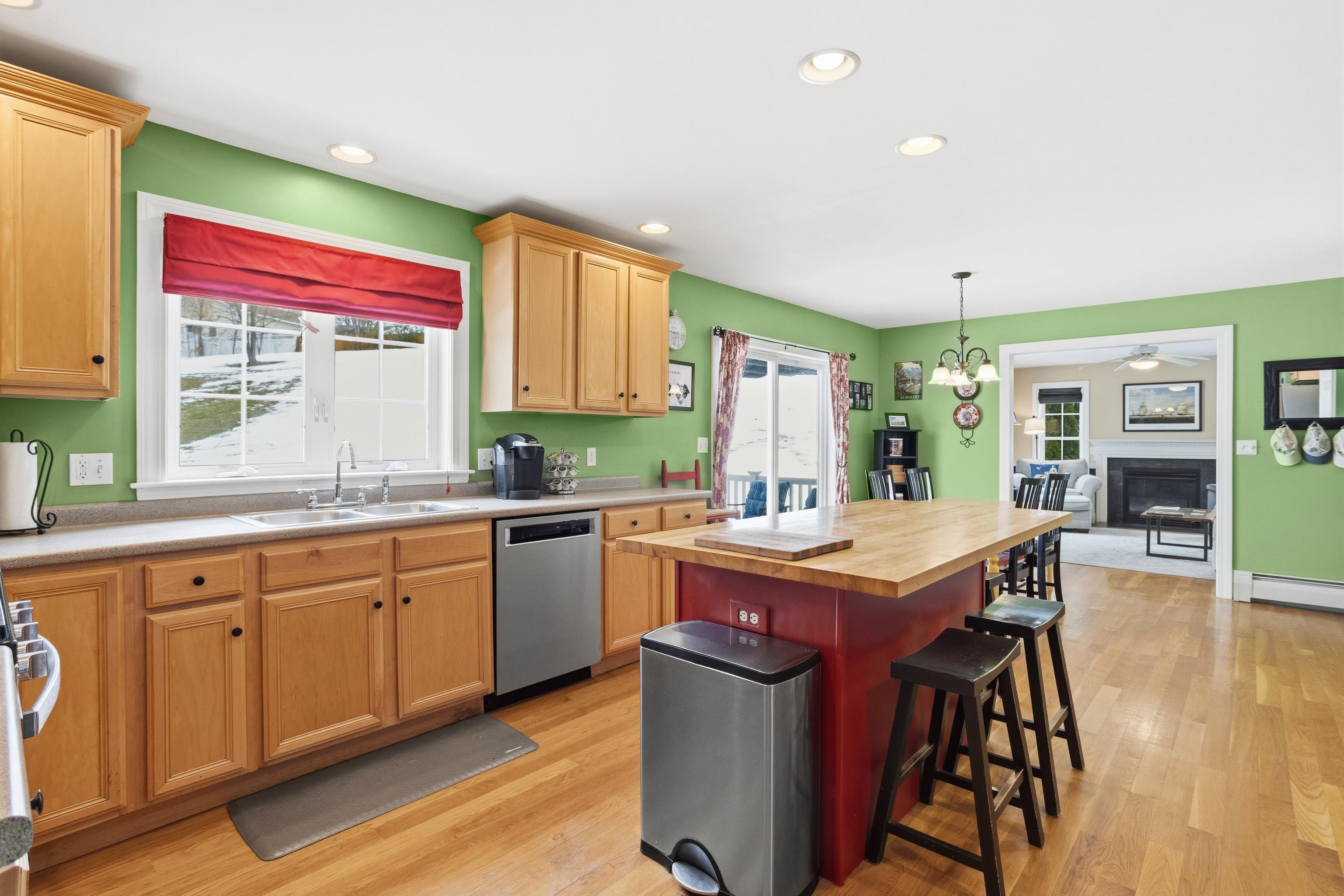 64 Danielle Lane Dover, NH 03820 - Photo 12 of 53