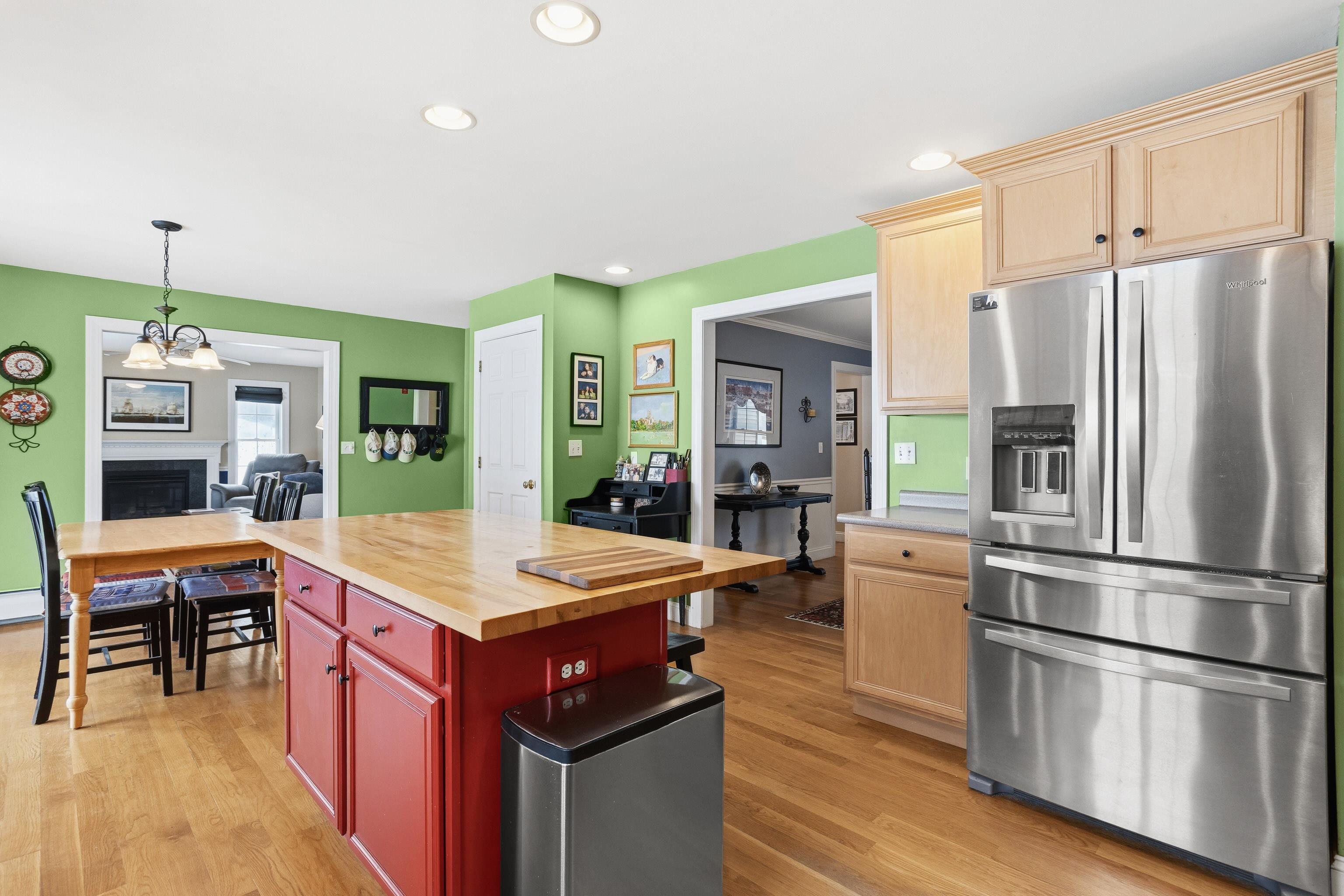 64 Danielle Lane Dover, NH 03820 - Photo 13 of 53