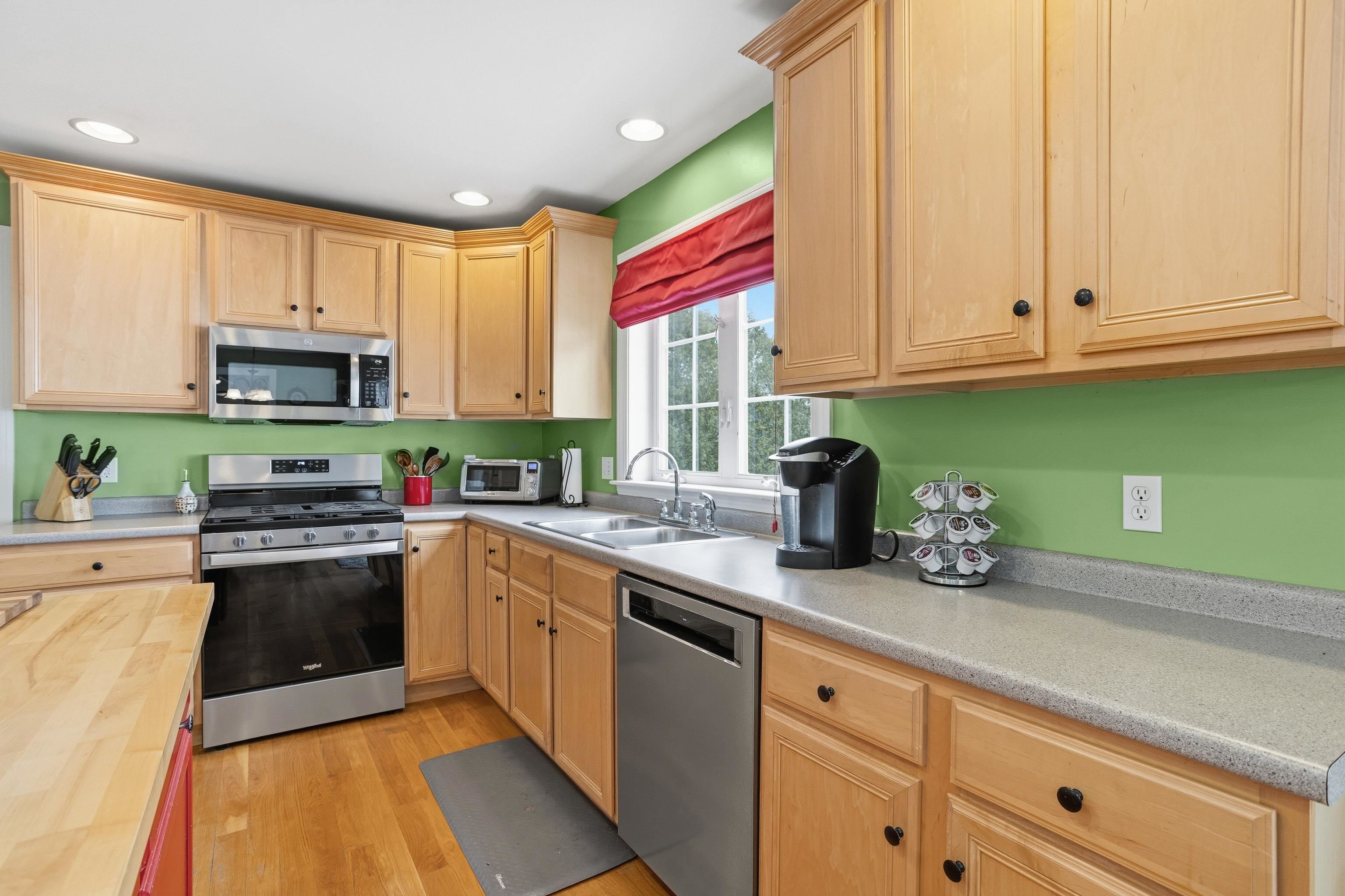 64 Danielle Lane Dover, NH 03820 - Photo 14 of 53