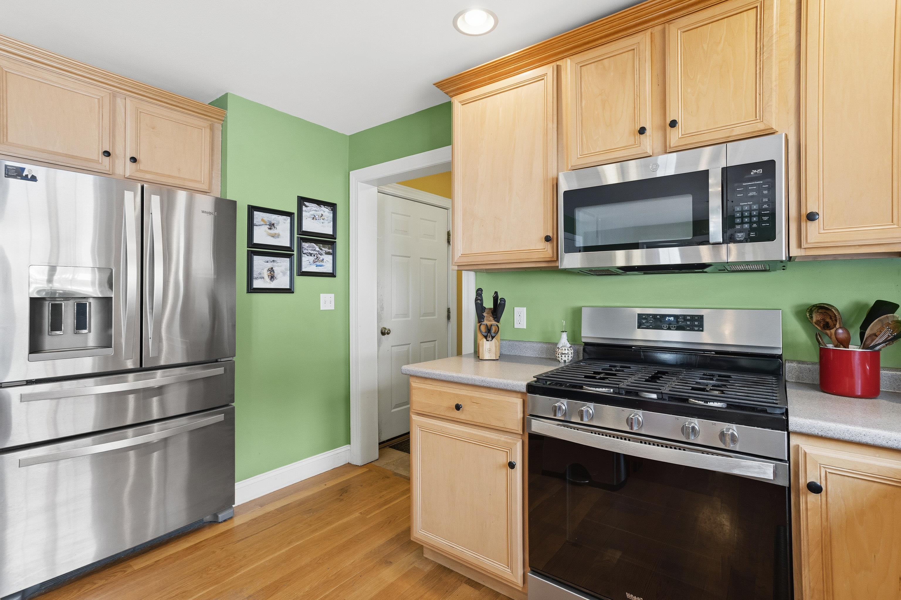 64 Danielle Lane Dover, NH 03820 - Photo 15 of 53