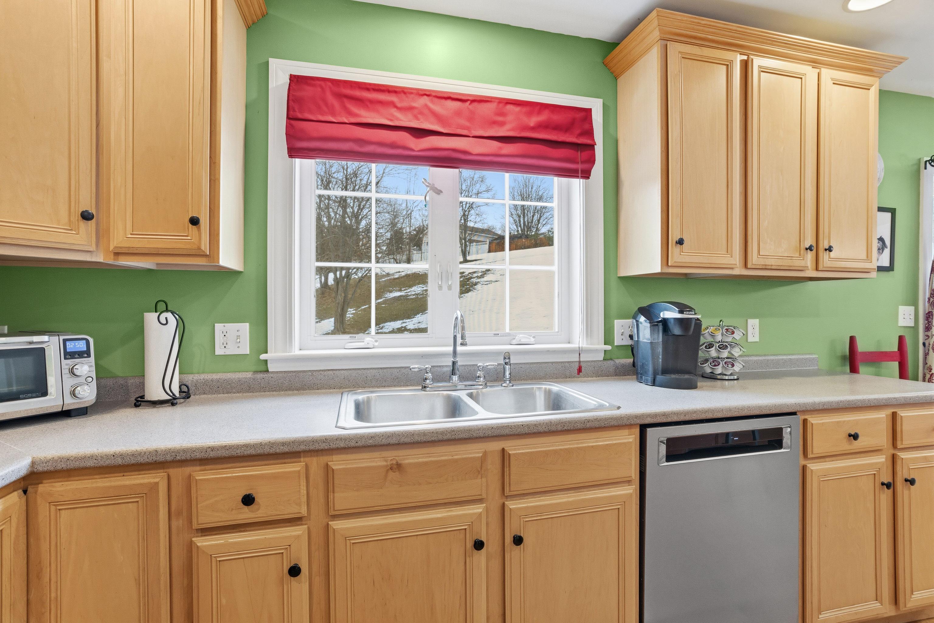 64 Danielle Lane Dover, NH 03820 - Photo 16 of 53