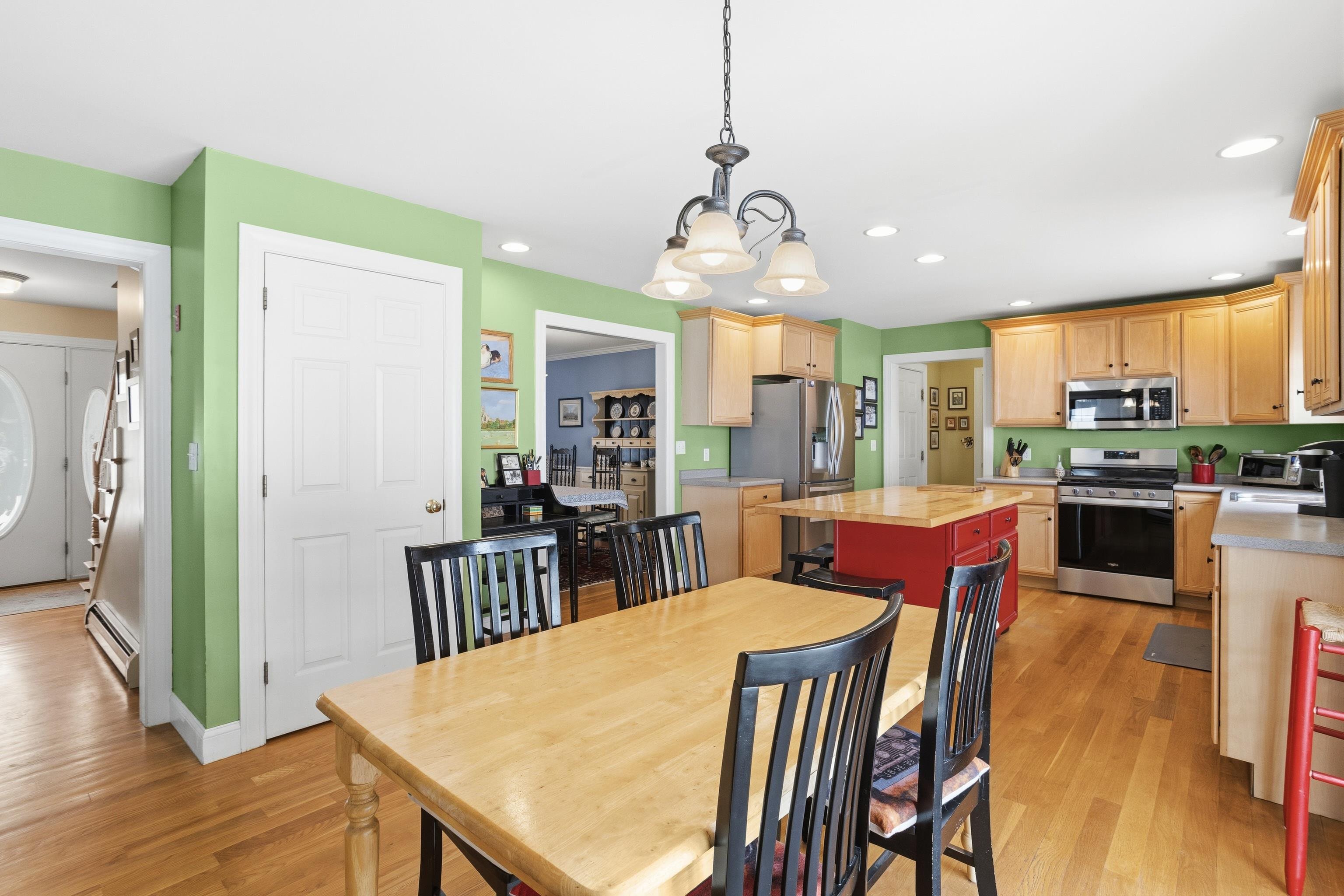 64 Danielle Lane Dover, NH 03820 - Photo 9 of 53