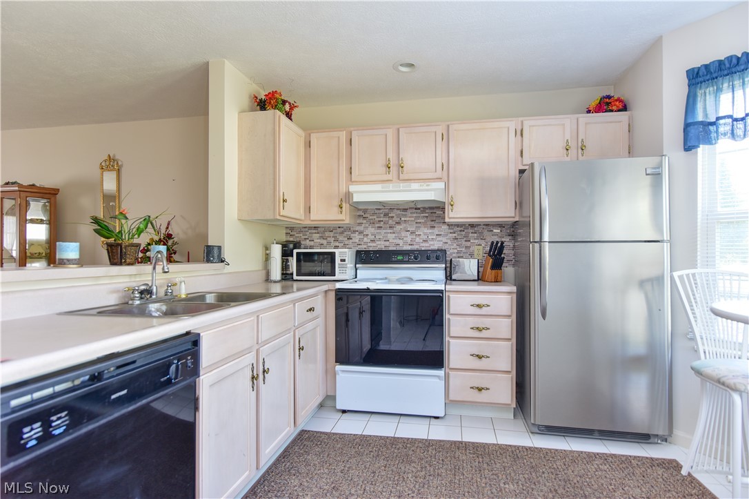 6949 Tippecanoe Road Canfield, OH 44406 - Photo 4 of 13 Gallery Image 4